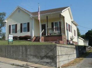 713 R St, Atchison, KS 66002