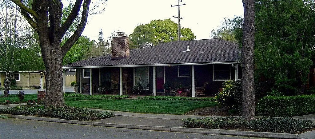 1202 Husted Ave photo 1