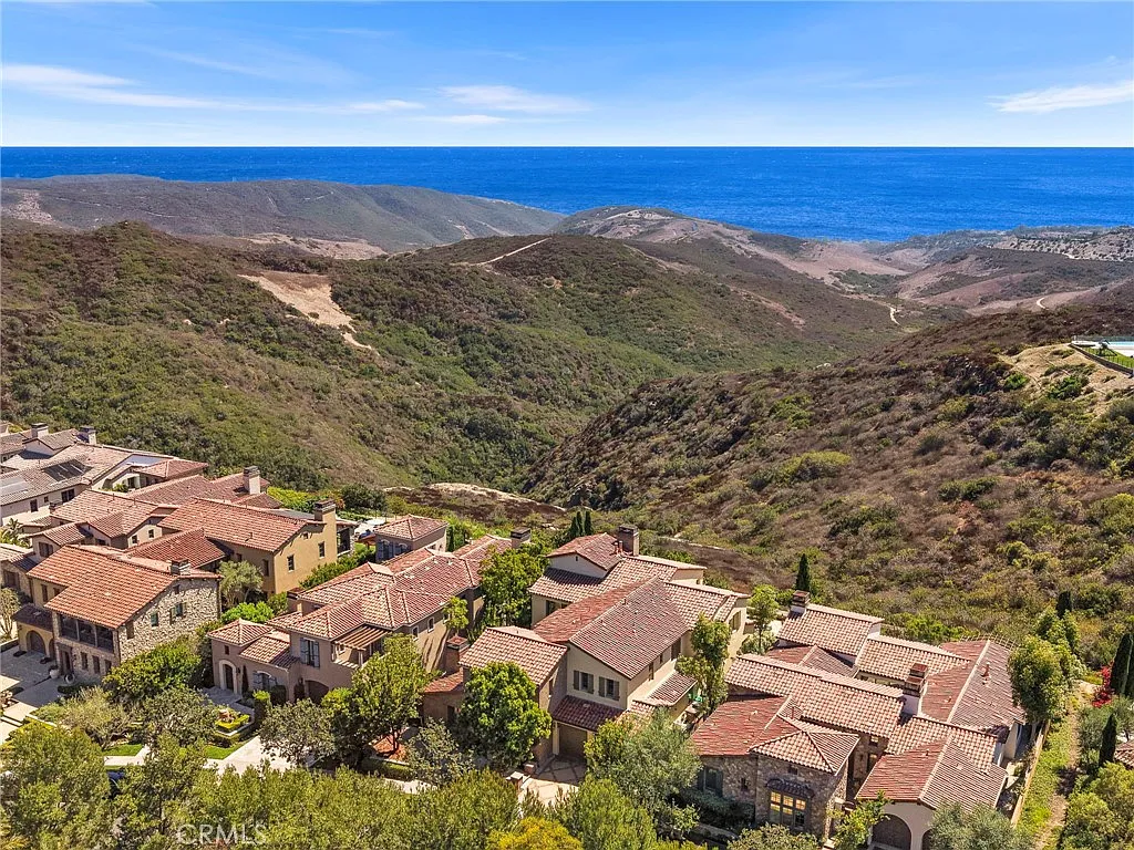 5 bed, 6.5 bath, 5257 sqft, $35,000 — Photo 4