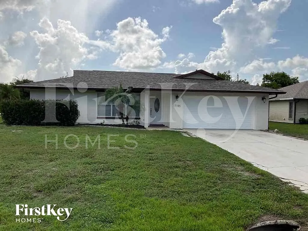 3 bed, 2.0 bath, 1486 sqft, $2,425 — Photo 1