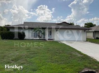 17185 Phlox Dr, Fort Myers, FL 33967