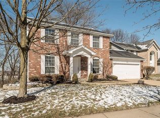 140 Brighthurst Dr, Chesterfield, MO