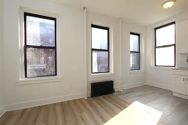 Rented by Oxford Property Group | media 12