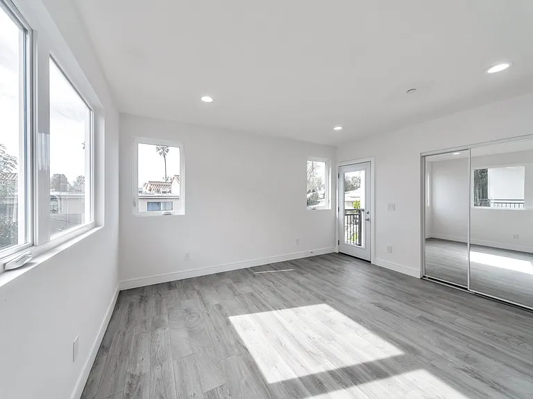 7108 Ramsgate Ave #1/2 — Photo 12