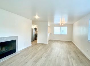 3017 60th Ave SW APT 3, Seattle, WA 98116