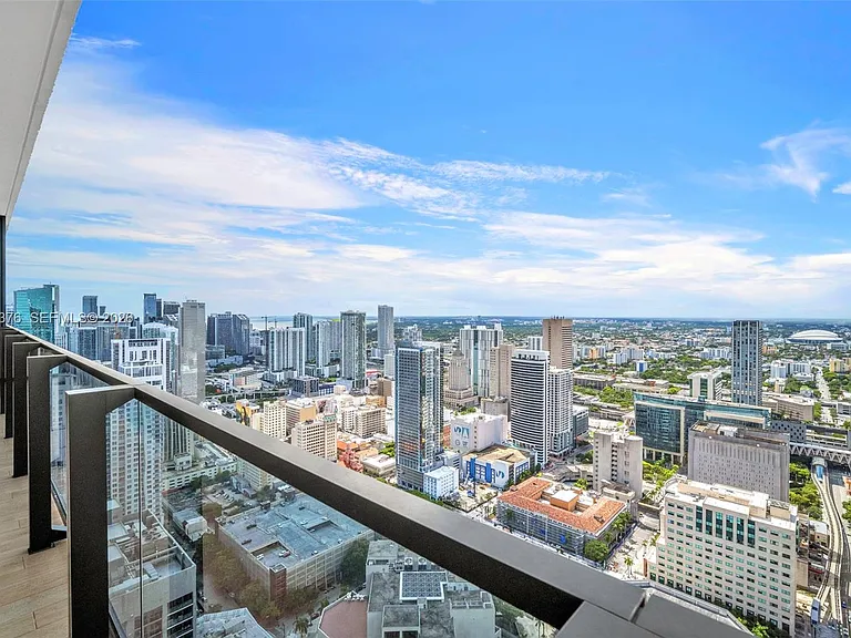 398 NE 5th St #Penthouse 4701 — Photo 42