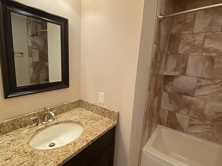2171 Versailles Dr — Photo 10