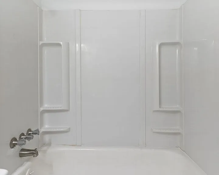 Balsam Avenue Apartments - The Courts — Photo 26