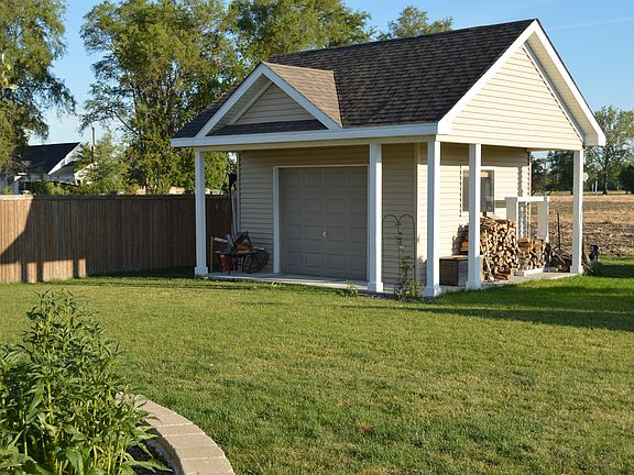 Shed/ Garage
