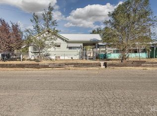 210 E Adams St, Huntington, OR 97907