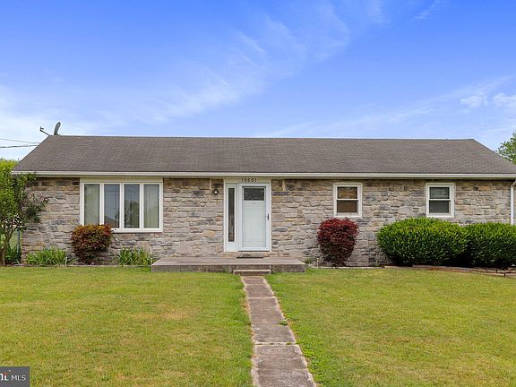 2nd image of 10601 Scenic View Dr