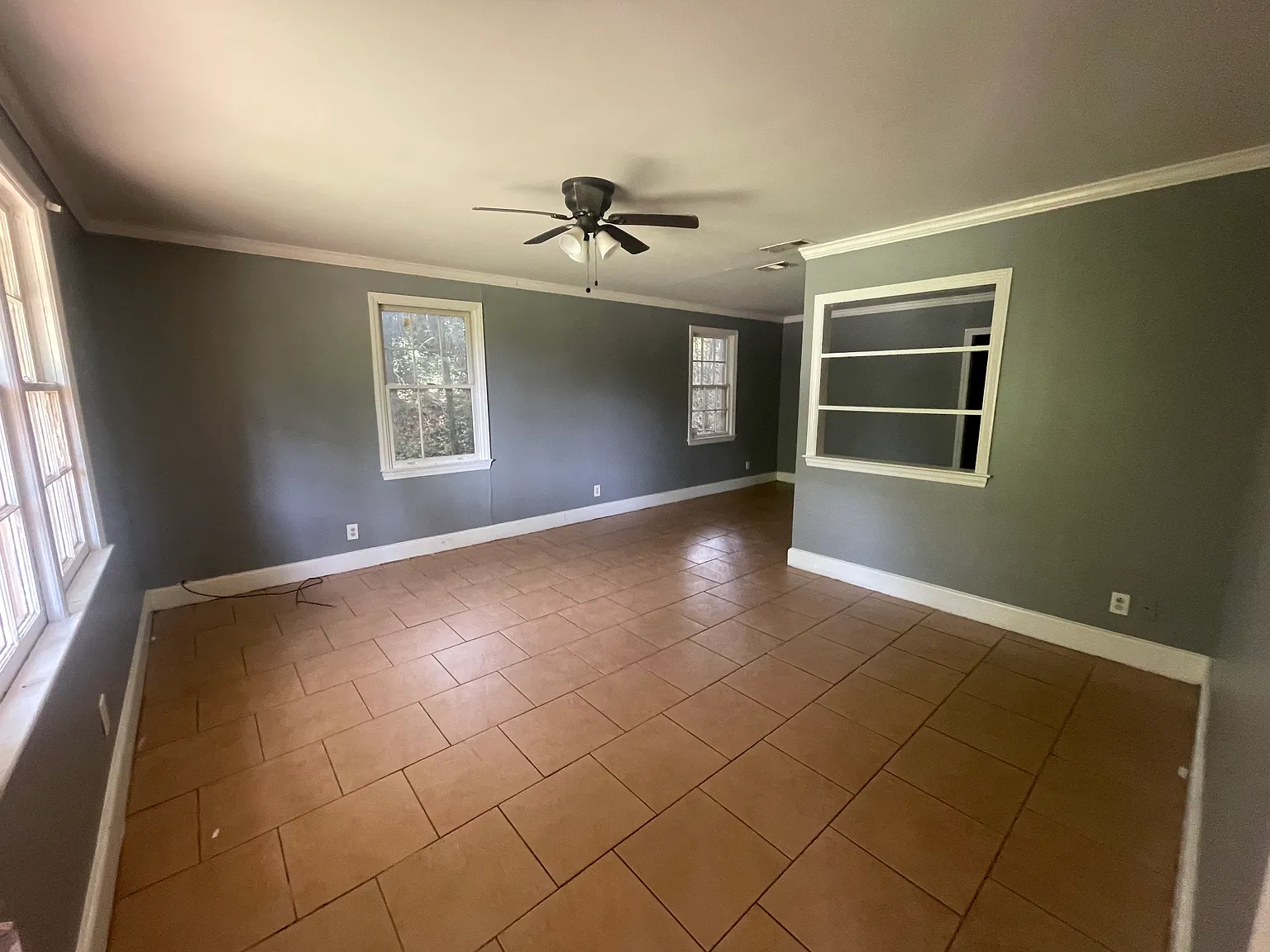 2 bed, 1056 sqft, $850 — Photo 2