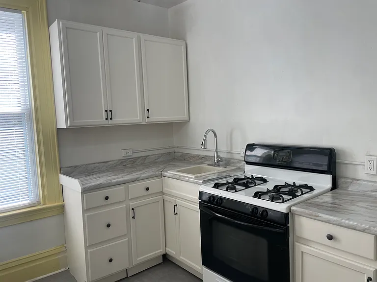 120 1st St #2 — Photo 7