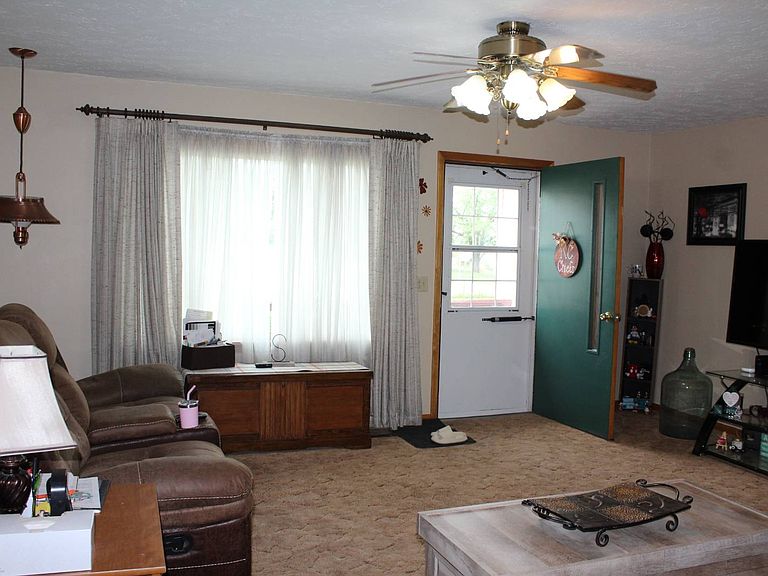 Listing photo 4