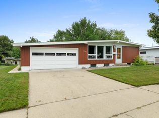 2905 1st Ave SW, Minot, ND 58701