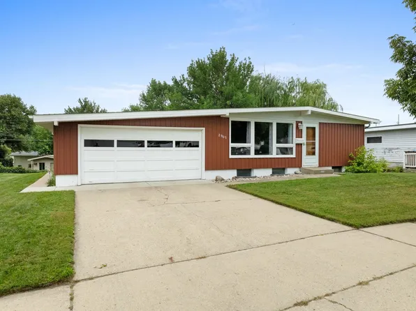 2905 1st Ave SW, Minot, ND 58701