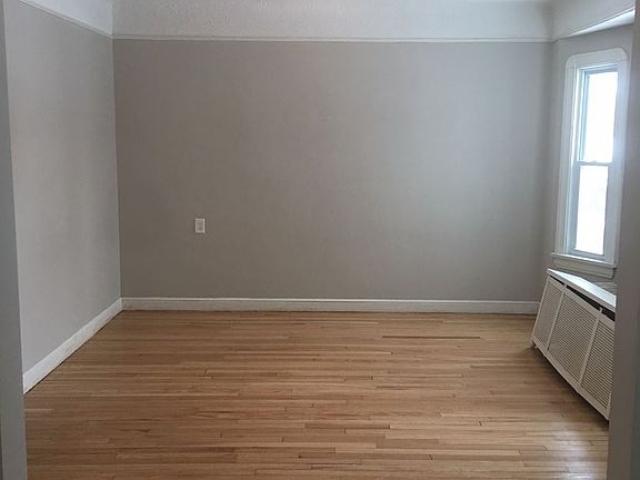 4th image of 3593 Raymont Blvd