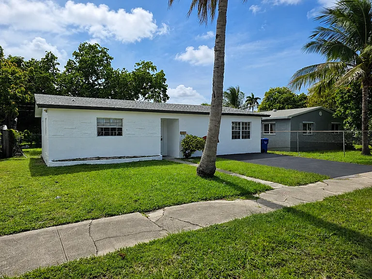 1306 S 29th Ave — Photo 15
