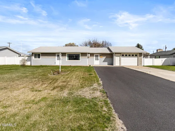 1105 S 70th Ave, Yakima, WA 98908