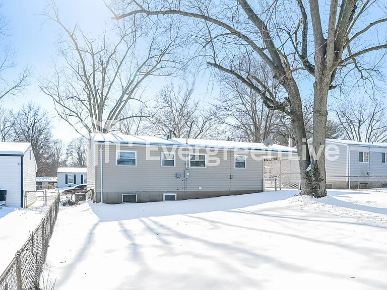 1535 Redman Blvd — Photo 14