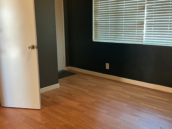 5th image of 834 7th St APT 6