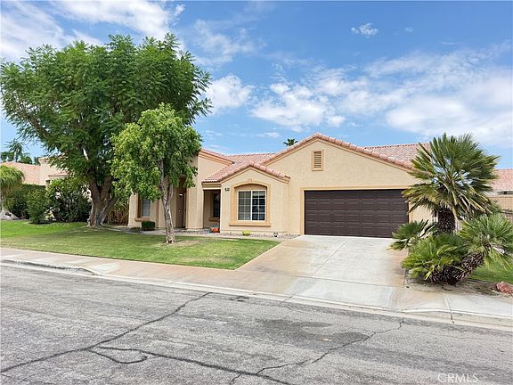 3rd image of 45120 Desert Fox Dr
