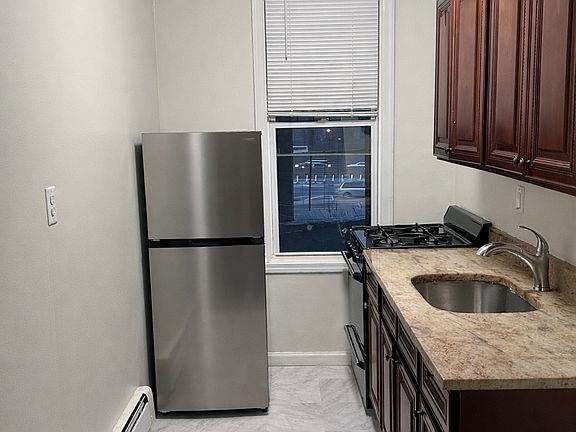4th image of 29-15 Astoria Blvd #2A