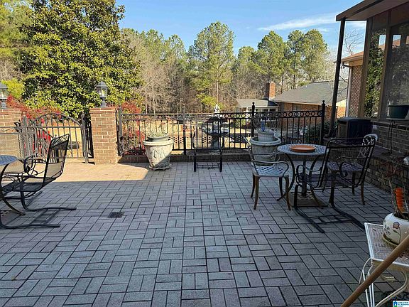 4th image of 940 Coaling Rd