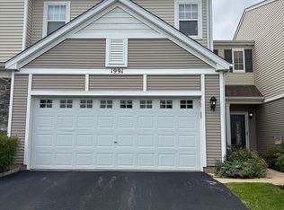 1991 Cobblestone Dr, Carpentersville, IL 60110