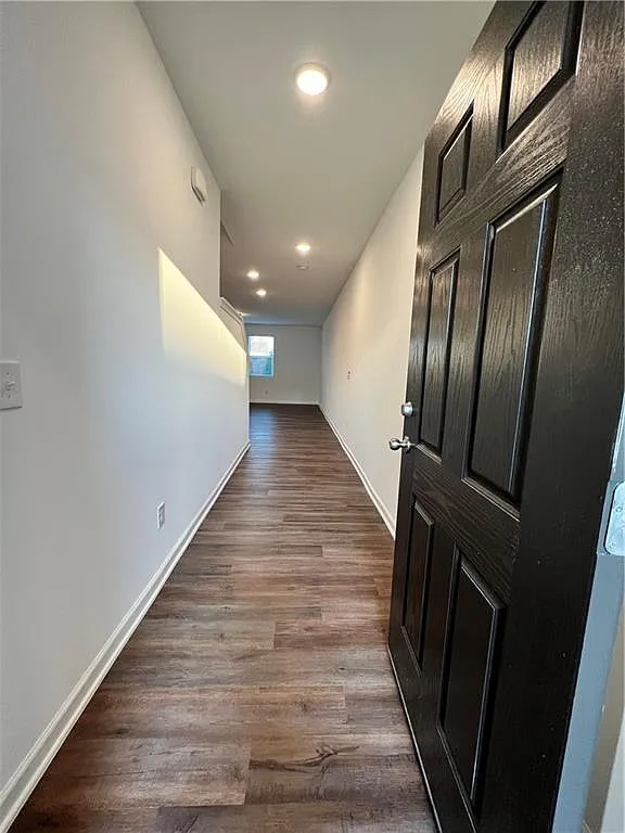3 bed, 2.5 bath, 2028 sqft, $2,100 — Photo 2