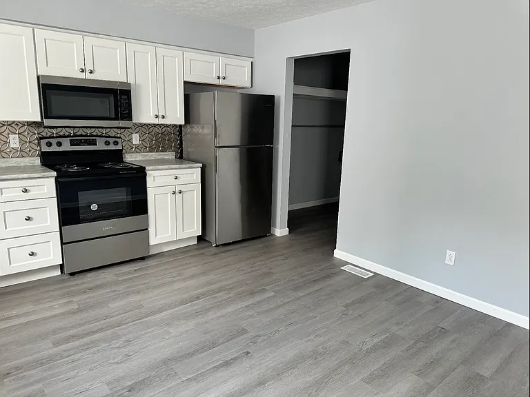7023 Grand Central Ave — Photo 7