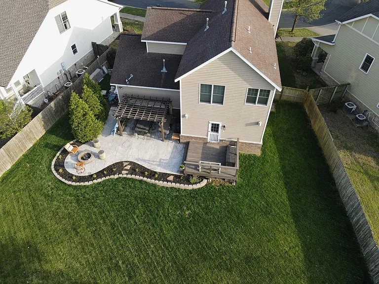 1521 NE Dysart Woods Ln — Photo 3