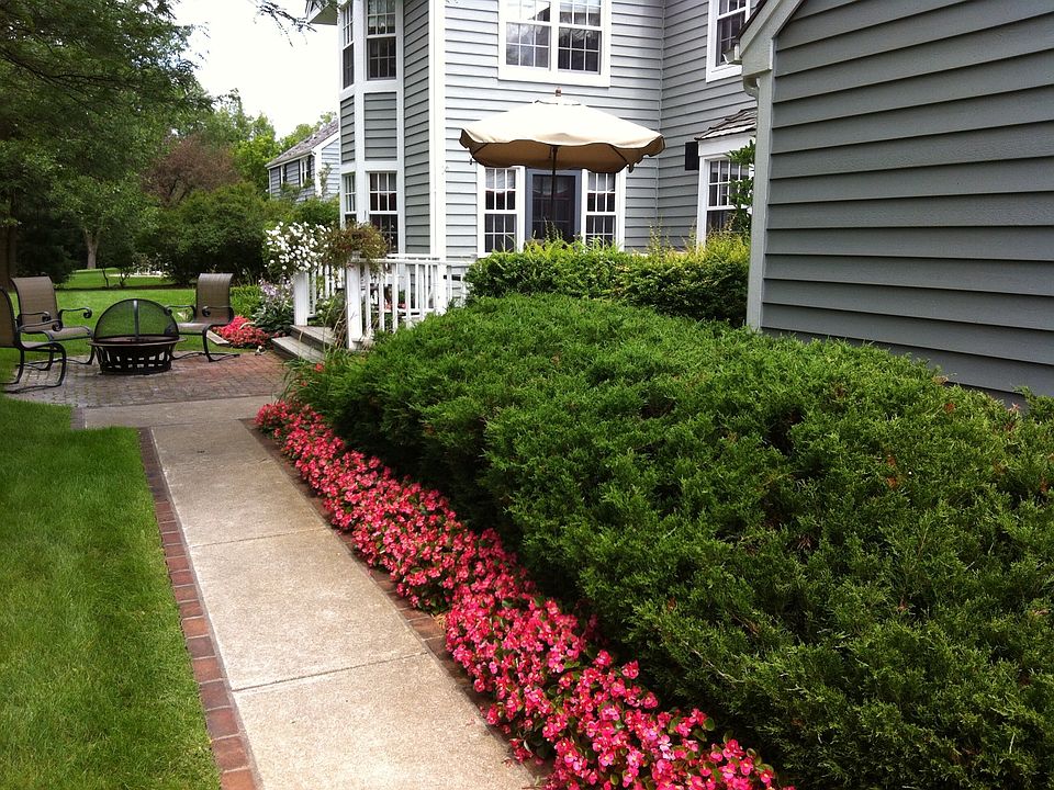 2nd image of 9933 N Thornapple Ln