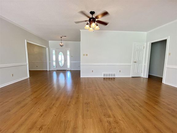 5th image of 9137 Hillman Way Dr