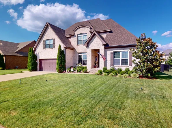 5709 Iverson Dr, Murfreesboro, TN 37127