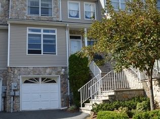359 Summerhill Dr, Morris Plains, NJ 07950