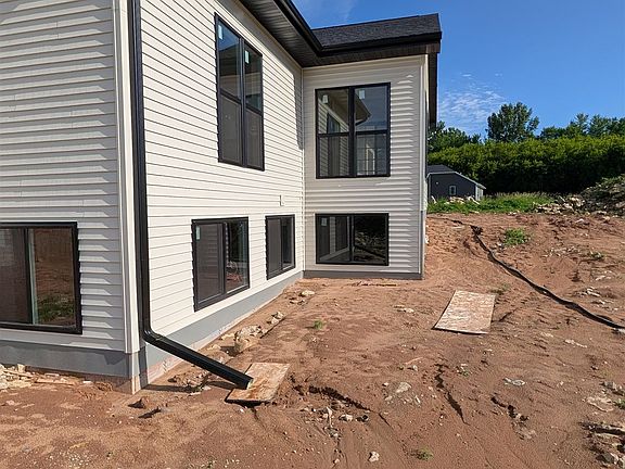 3rd image of N2252 High Ridge Ln