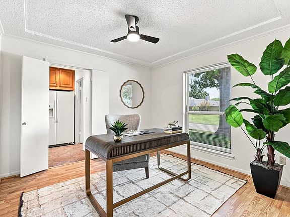 3rd image of 2517 Lawnview Dr
