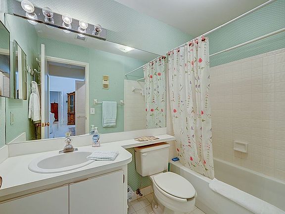 4th image of 7106 Carissa Ct