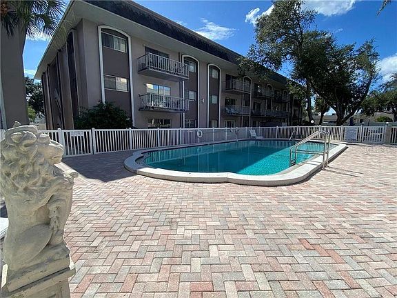 4th image of 4606 W Gray St Unit 310
