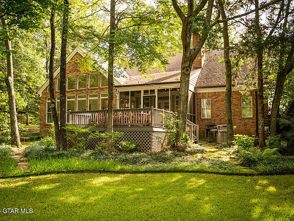 2nd image of 288 Rosedale Dr