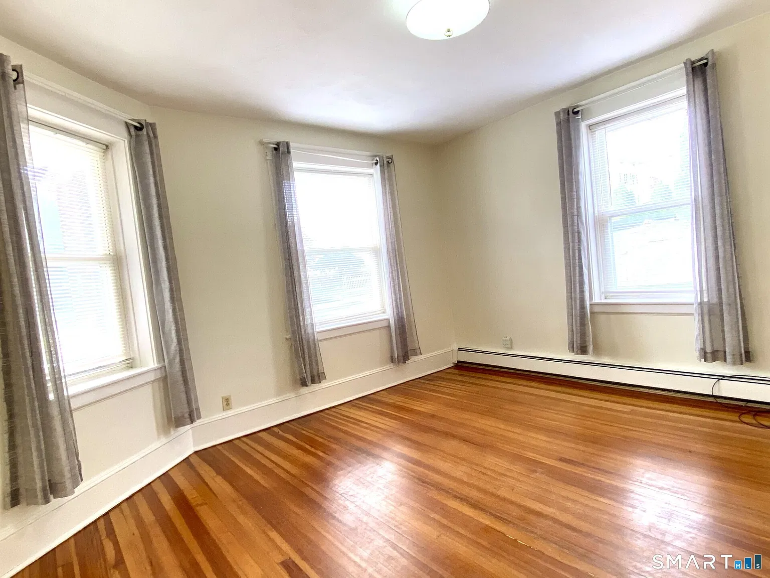 2 bed, 2.0 bath, 990 sqft, $1,400 — Photo 2