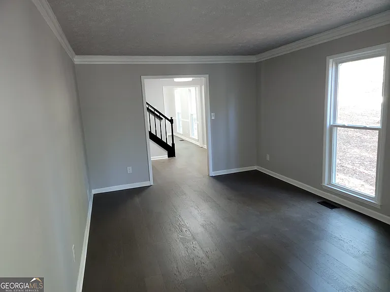 260 Greenfield Cir — Photo 9