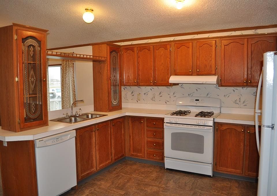 2nd image of 406 W Milwaukee St