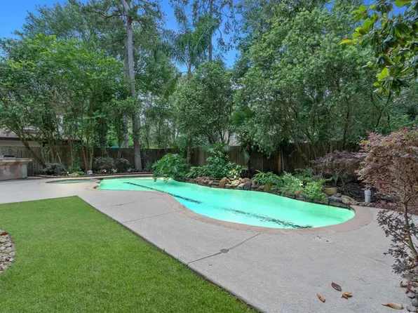 5111 Village Springs Dr, Humble, TX 77339