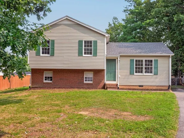 14 Kingston Ct, Stuarts Draft, VA 24477