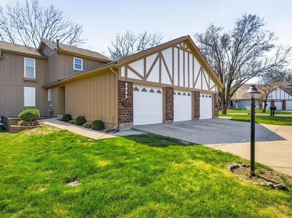 9985 Edelweiss Cir, Merriam, KS 66203