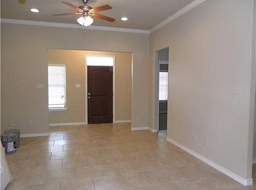 5th image of 3817 Blackhawk Ln