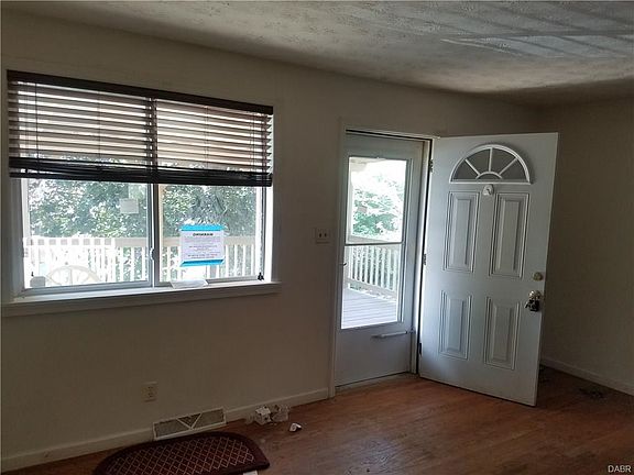 4th image of 4900 Ross Ave