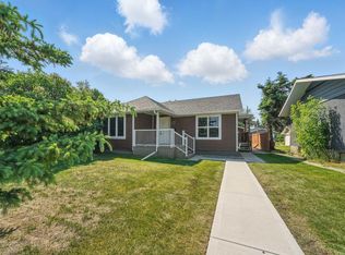 3717 45th St, Red Deer, AB T4N1J3